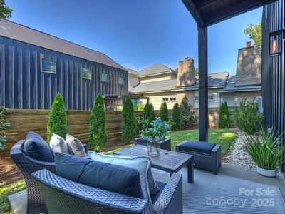 2107 W Trade St