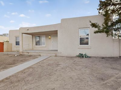 1124 La Poblana Rd NW