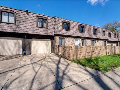 727 Tollis Pkwy