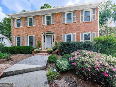 2826 Regents Park Ln