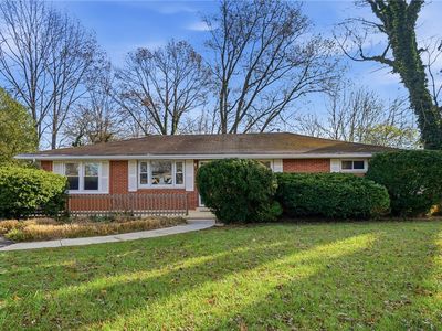 122 Parkhurst Rd
