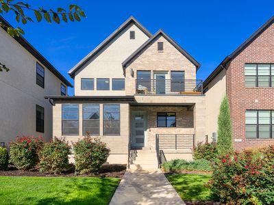 2329 N Sunmore Way