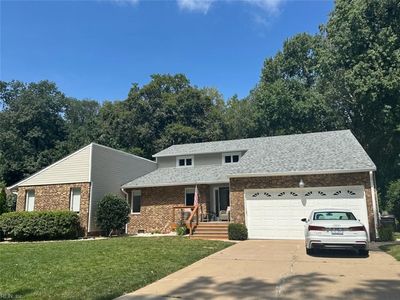 1060 Commodore Dr