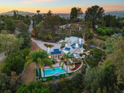 5241 Alzeda Dr