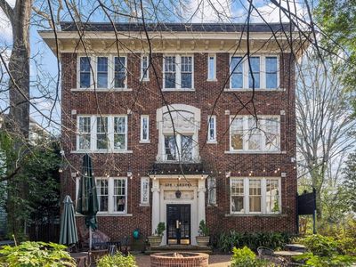 301 10th St NE APT 2