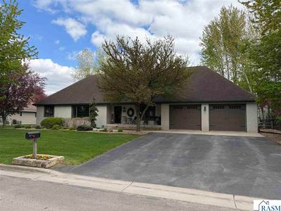 5 Whitney Ln