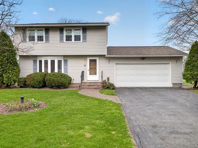 Property at 6 Lorraine Cres, Liverpool, NY