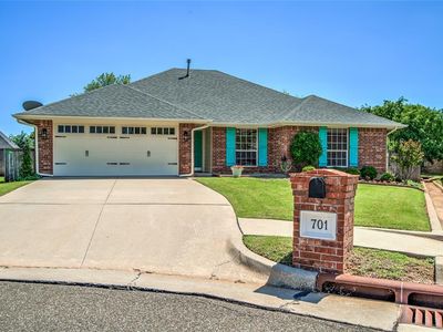 701 Adam Ct