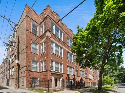 6710 S Ridgeland Ave #2B