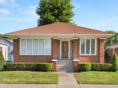 126 W Elm St