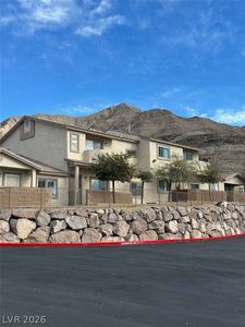 2050 Los Feliz St Unit 143