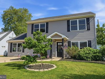 Property at 24 Idolstone Rd, Levittown, PA