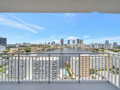 427 Golden Isles Dr APT 16H