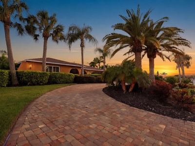 7137 Westmoreland Dr