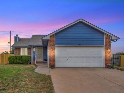 225 Windward Dr
