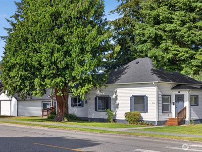 902 Fidalgo Street