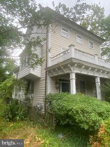 107 2nd St