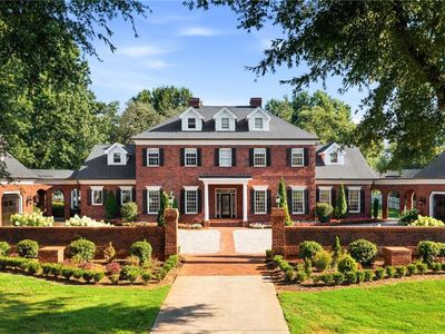 555 Tullamore Way