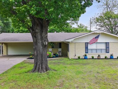 2025 E Belclaire Cir
