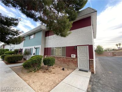 Property at 727 Greenbriar Townhouse Way, Las Vegas, NV