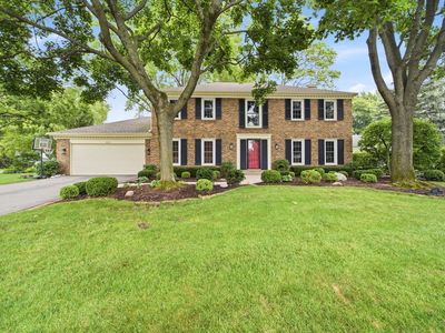 Property at 325 Versailles Dr, Northbrook, IL