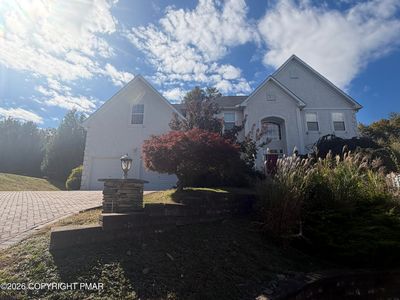 207 Center Valley Ct