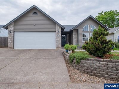 5733 Flairstone Dr SE