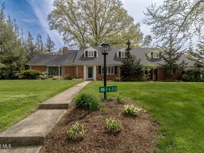 2630 Edgehill Rd
