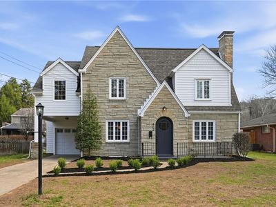 402 Meadow Ln