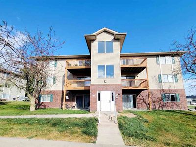 10 Zeller Xing APT 207