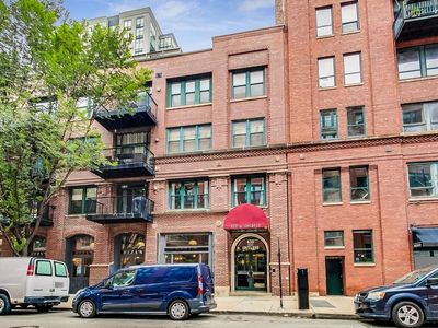 420 W Ontario St APT 404