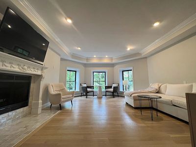29 Brimmer St APT 3