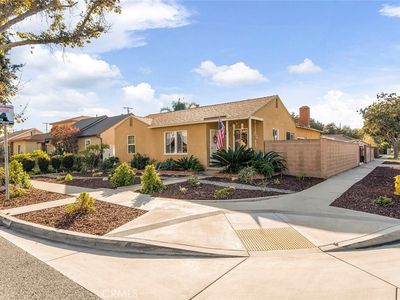 Property at 6165 Blackthorne Ave, Lakewood, CA