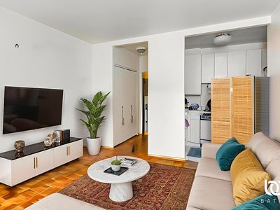 100 Central Park S APT 6G