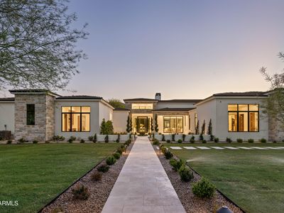 8230 N Mockingbird Ln