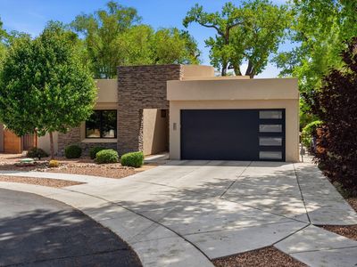 2700 Puerta Del Bosque Ln NW