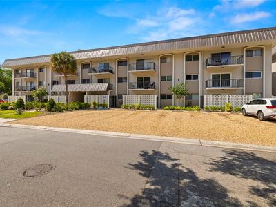 4611 W Fig St UNIT 208