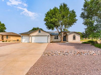 269 W Hahns Peak Ave