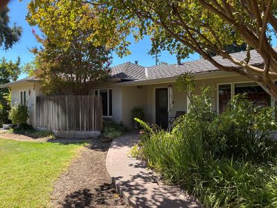 1217 Rose Ave