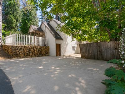 4934 Cedar Dr