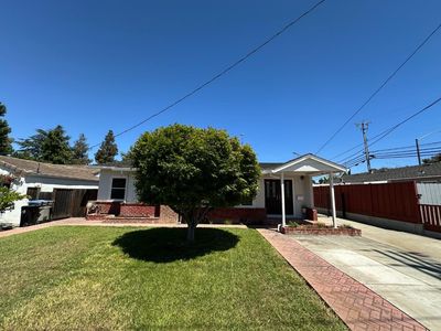 880 Sherman Oaks Dr
