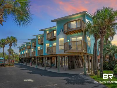 700 W Beach Blvd #101
