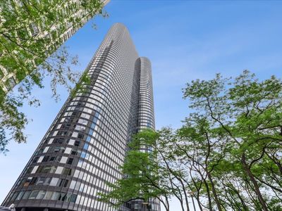 155 N Harbor Dr APT 614