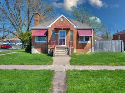 3701 Monroe St