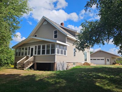 E5755 W Bluffview Rd
