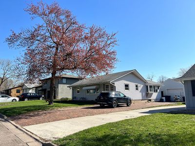 926 Logan Ln