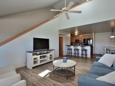 Property at 2955 W Drexel AVENUE #414, Franklin, WI