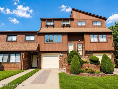 7 Pamela Ln