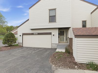 Property at 502 Woburn Dr, Camillus, NY