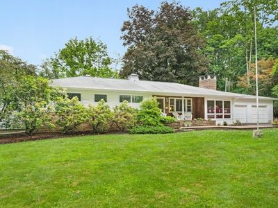 Property at 6 Evergreen Pl, Hackettstown, NJ